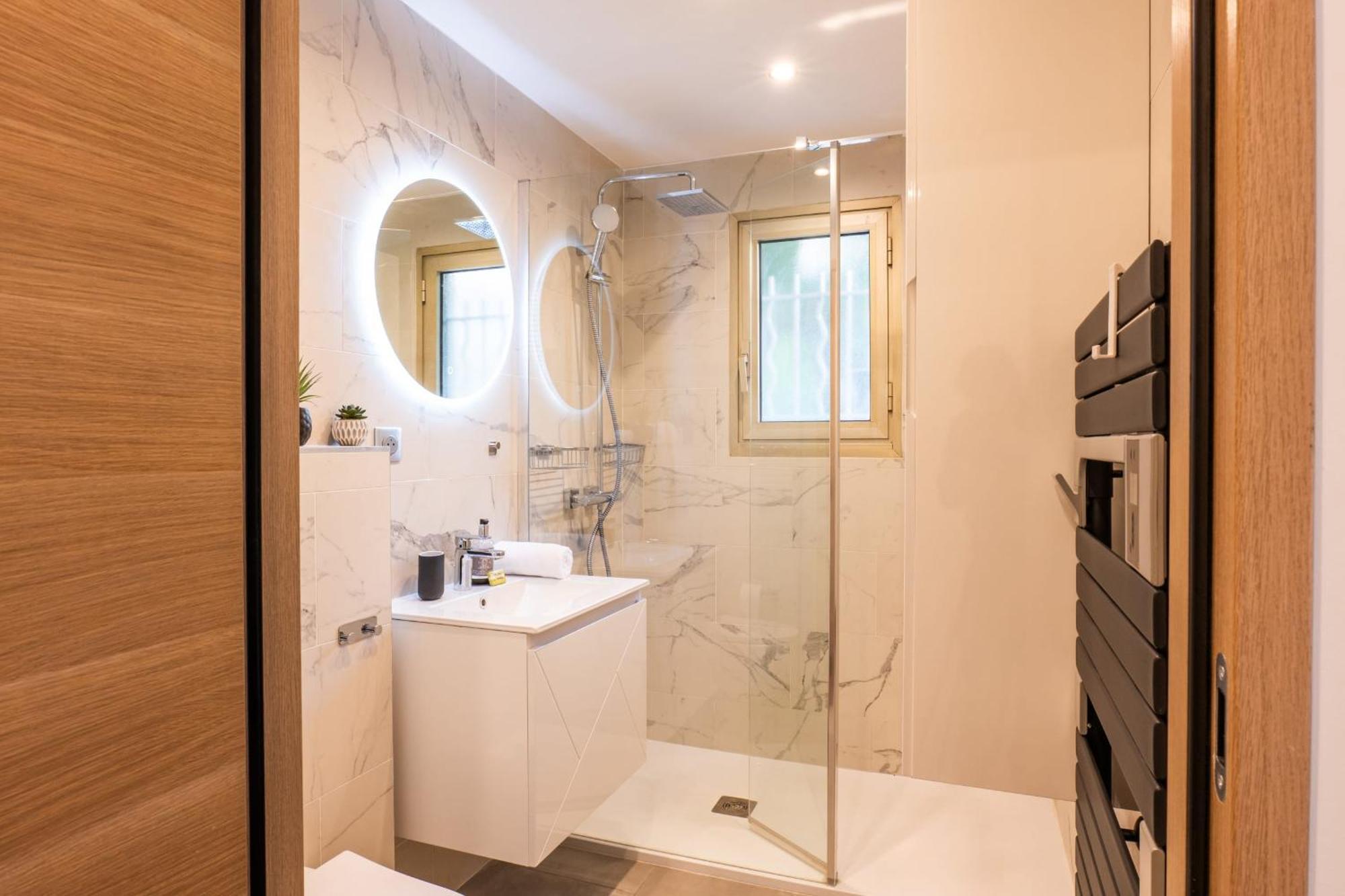 Rare ! With Terrace 5min Walk To The Palais * Cannes
